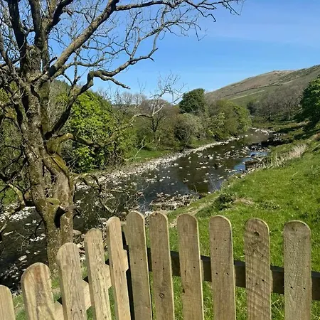 بيت للعطل River Bank